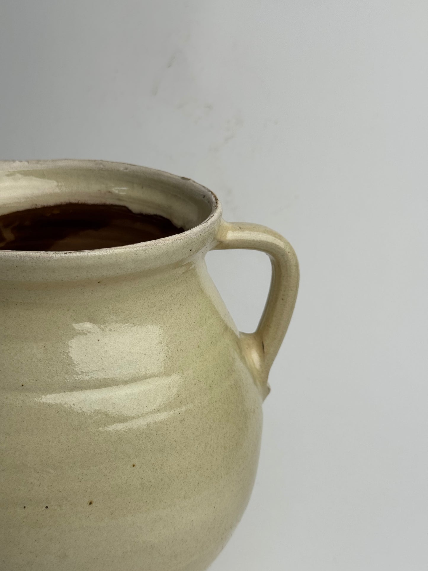 Cream/Butter Yellow Twin Handled Pot