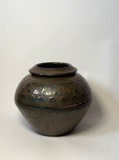 Rounded South Asian Pot