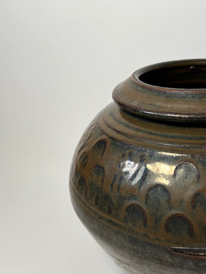 Rounded South Asian Pot