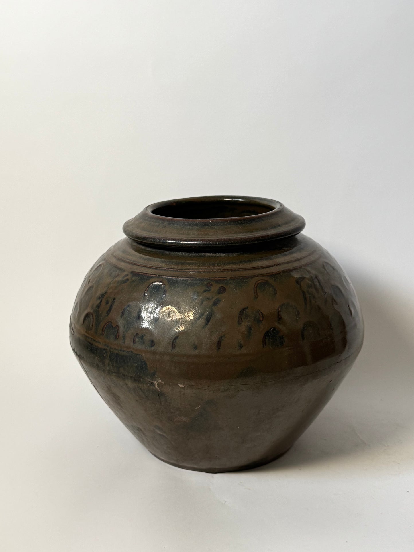 Rounded South Asian Pot