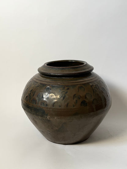 Rounded South Asian Pot