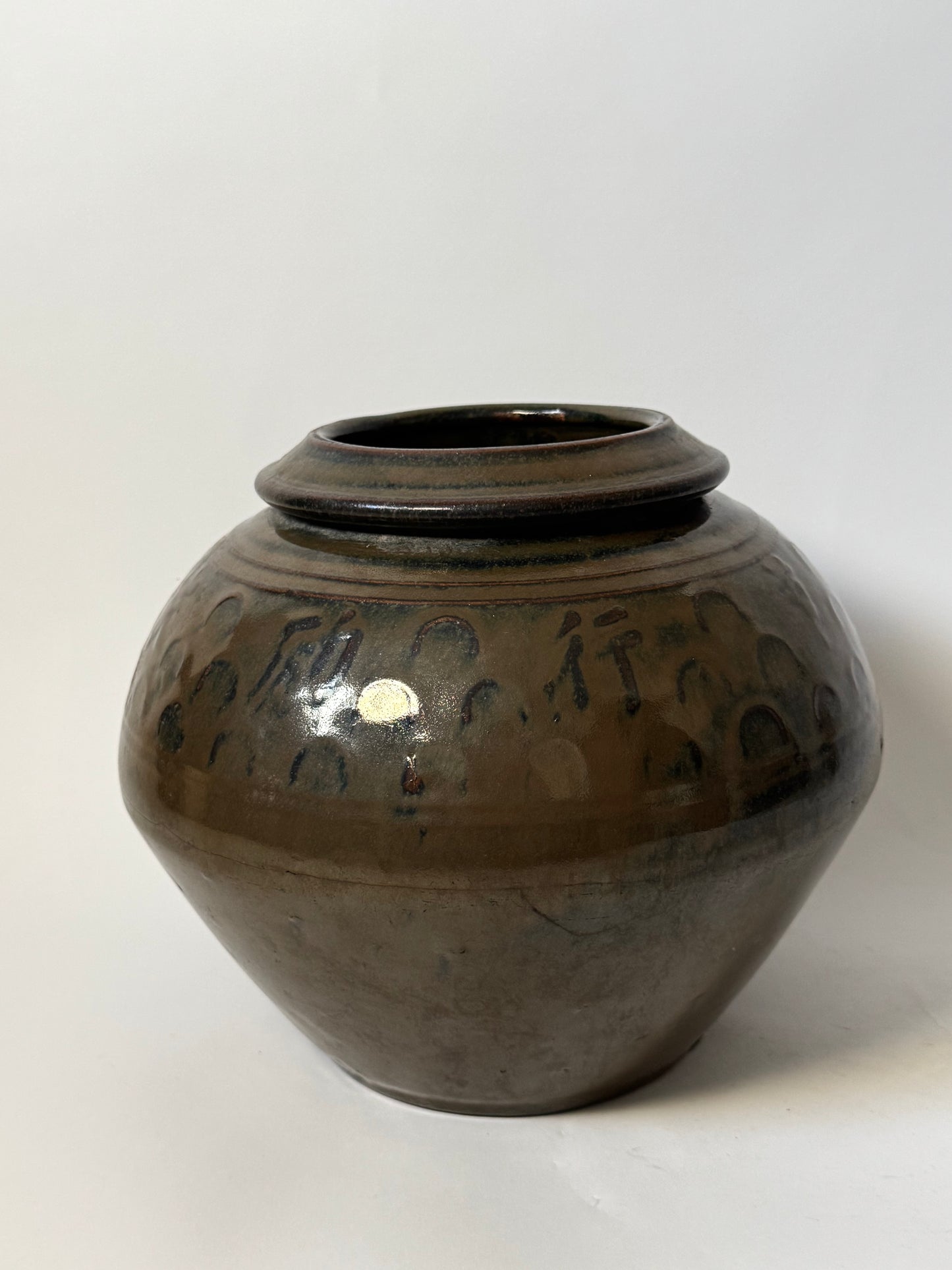 Rounded South Asian Pot