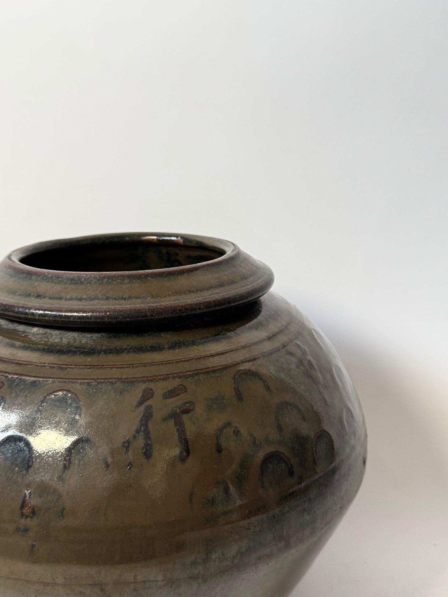 Rounded South Asian Pot