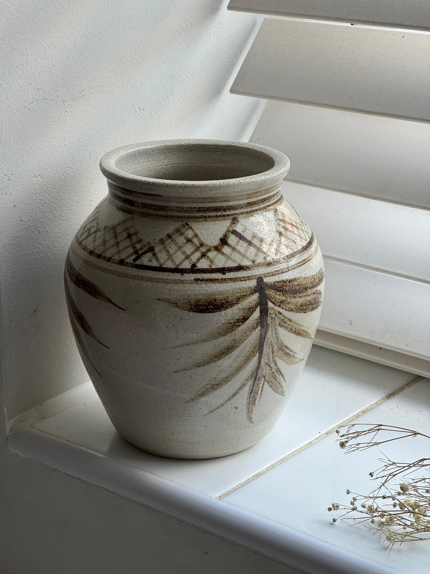 Vintage Neutral Patterned Pot