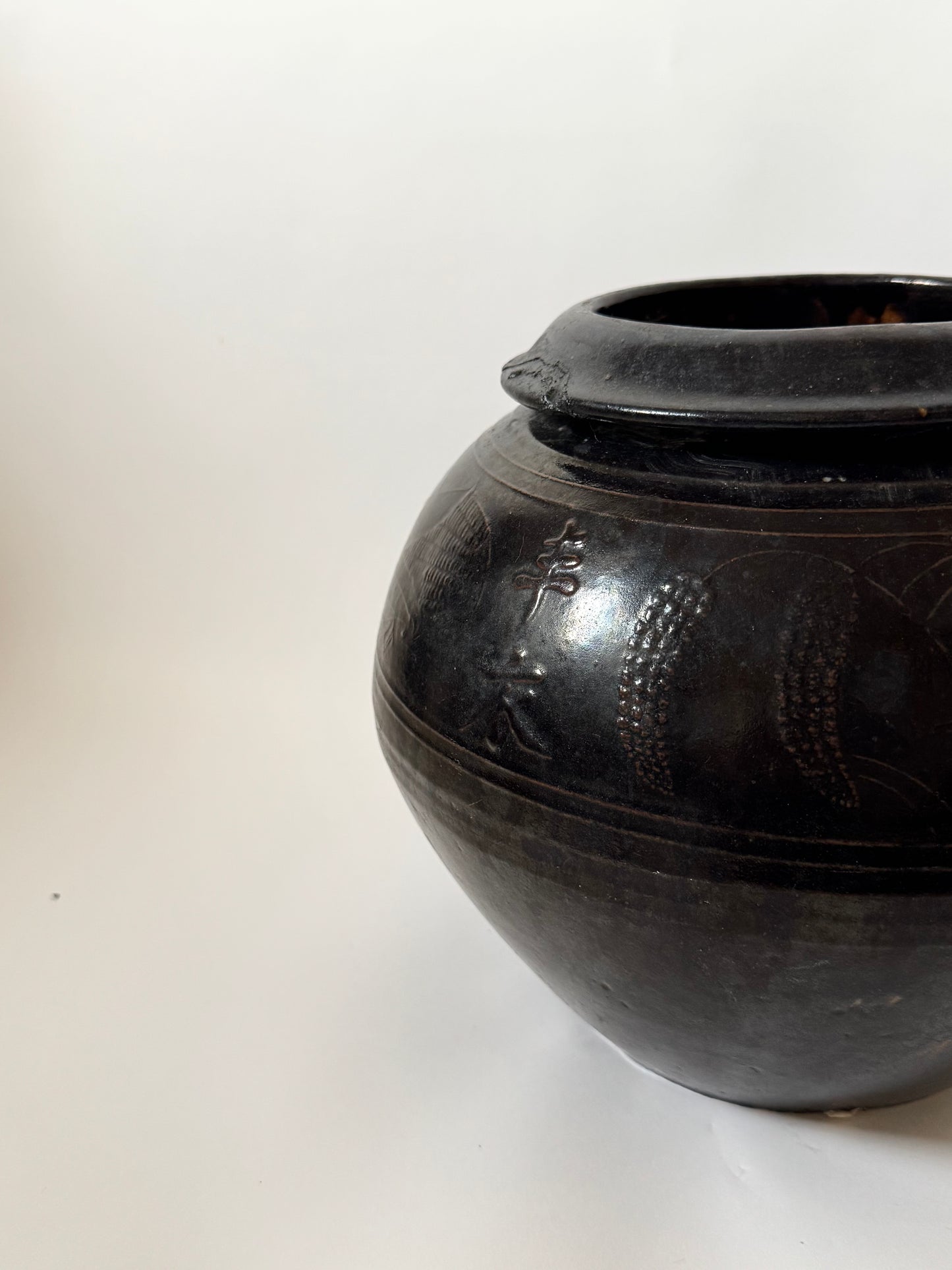 Large Dark South Asian Rounded Pot