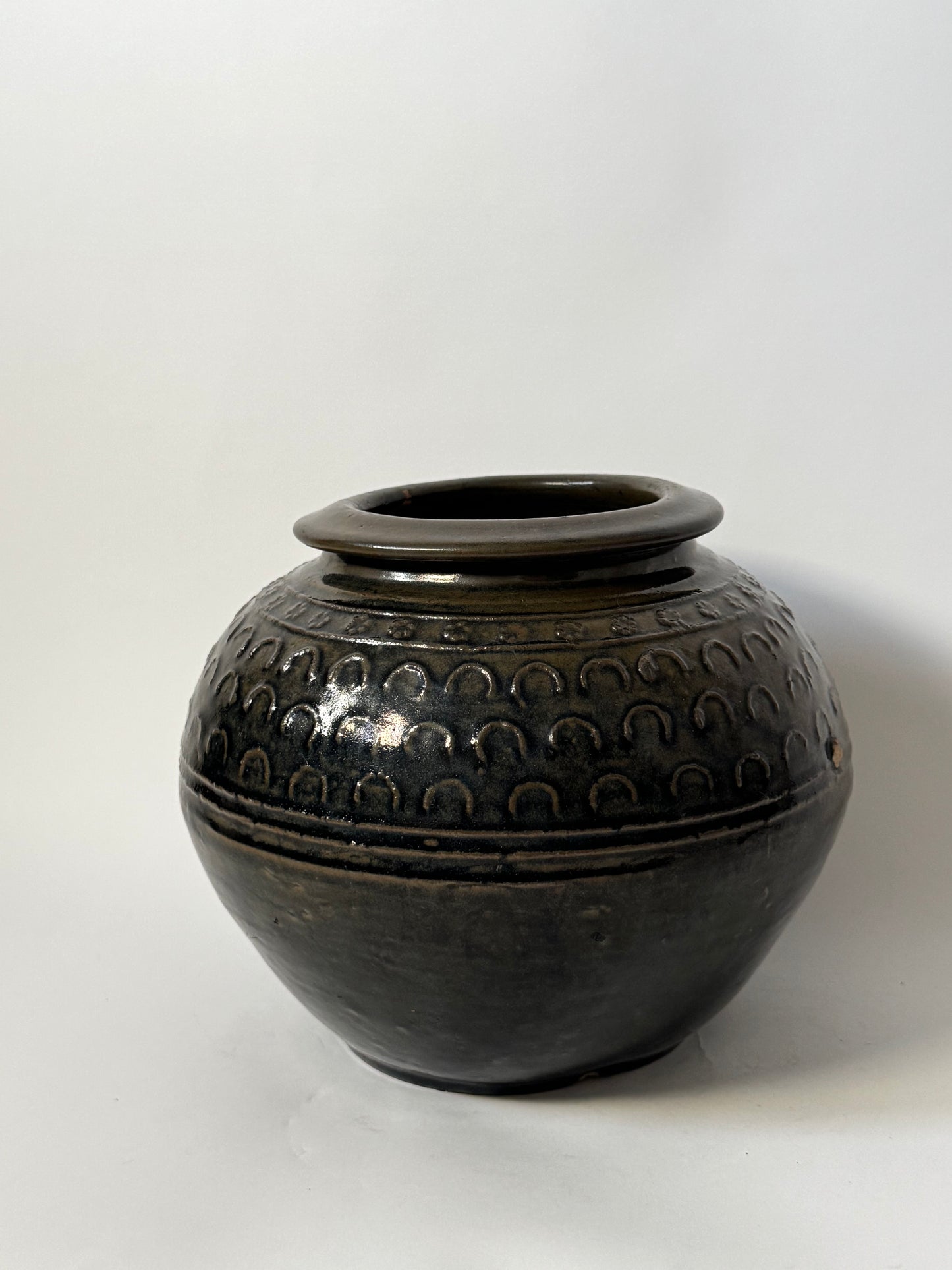 Rounded South Asian Pot