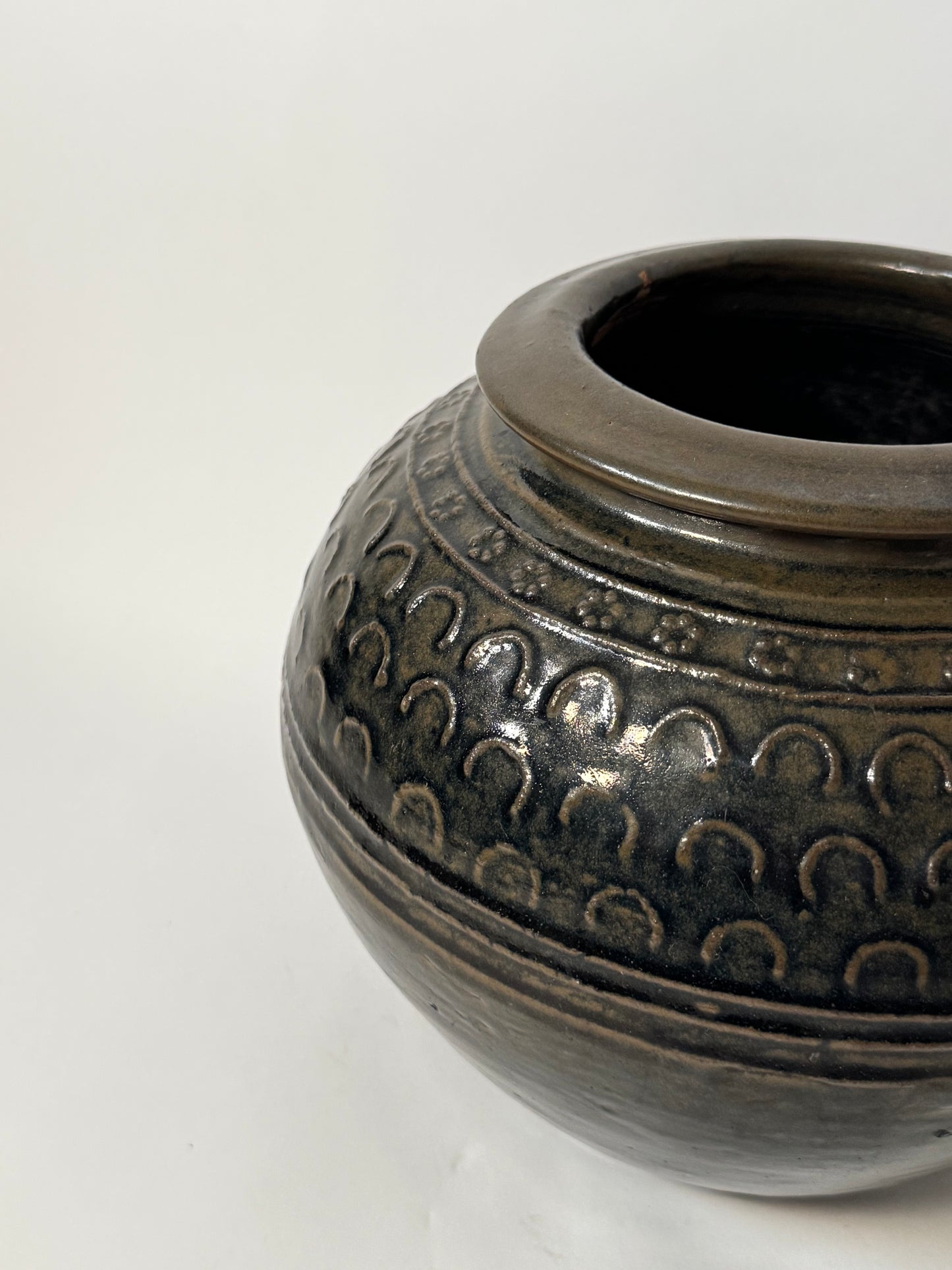 Rounded South Asian Pot