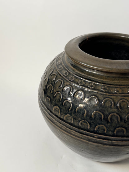 Rounded South Asian Pot