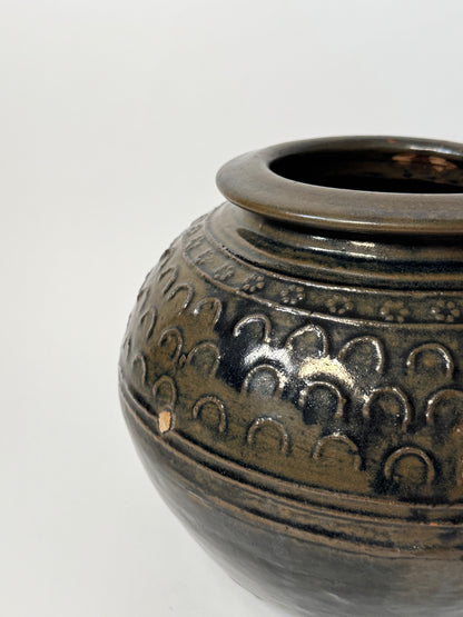 Rounded South Asian Pot