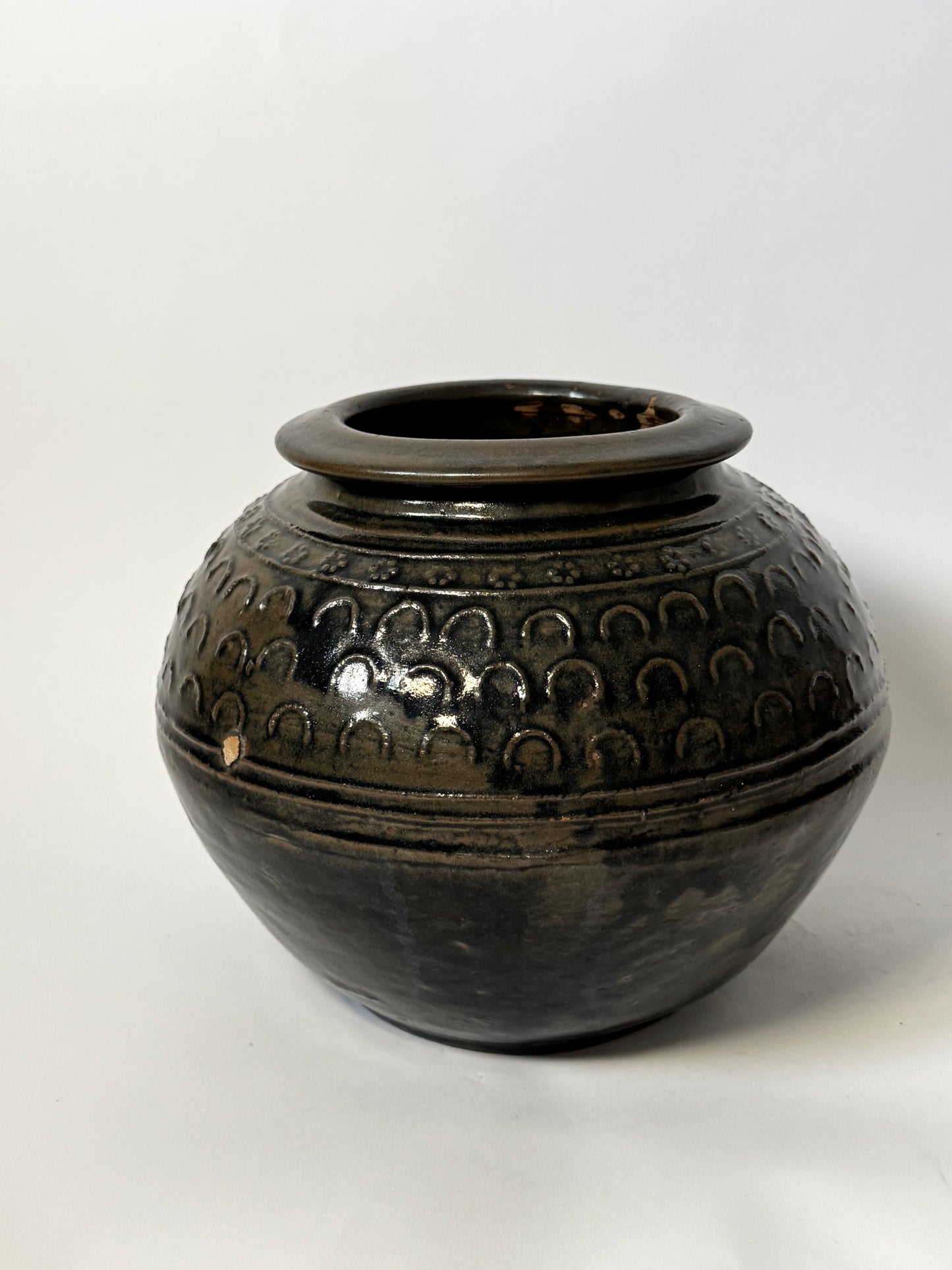 Rounded South Asian Pot
