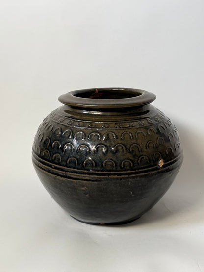 Rounded South Asian Pot