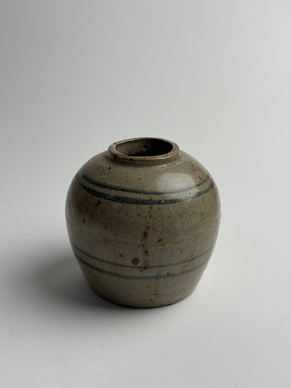 Line Detail Antique Ginger Jar