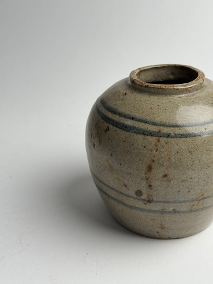 Line Detail Antique Ginger Jar