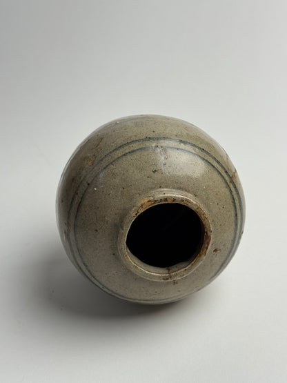 Line Detail Antique Ginger Jar