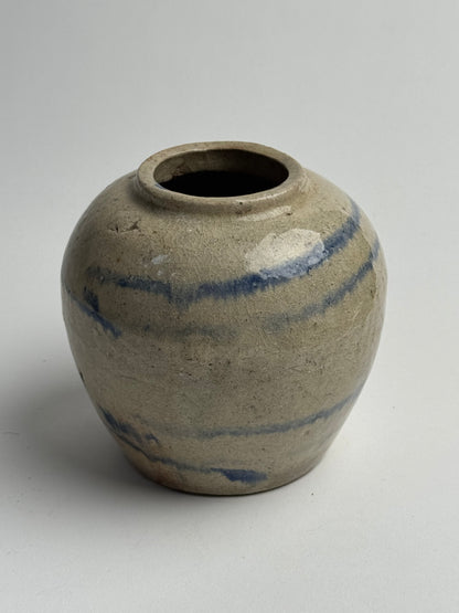 Line Detail Antique Ginger Jar