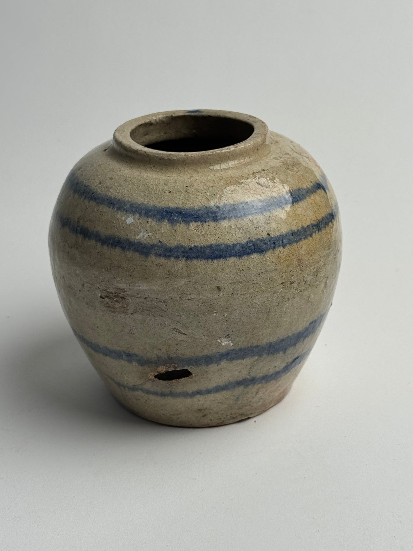 Line Detail Antique Ginger Jar