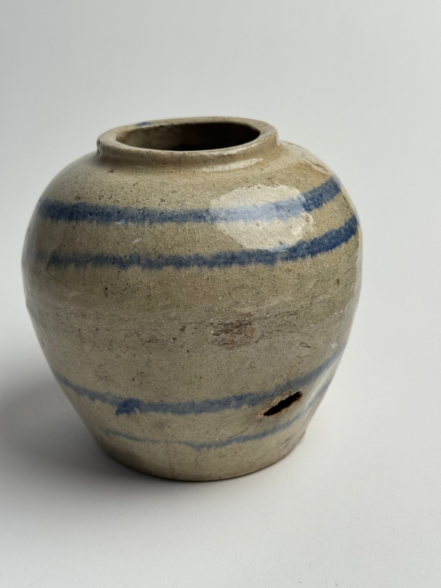 Line Detail Antique Ginger Jar