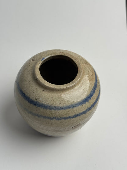 Line Detail Antique Ginger Jar