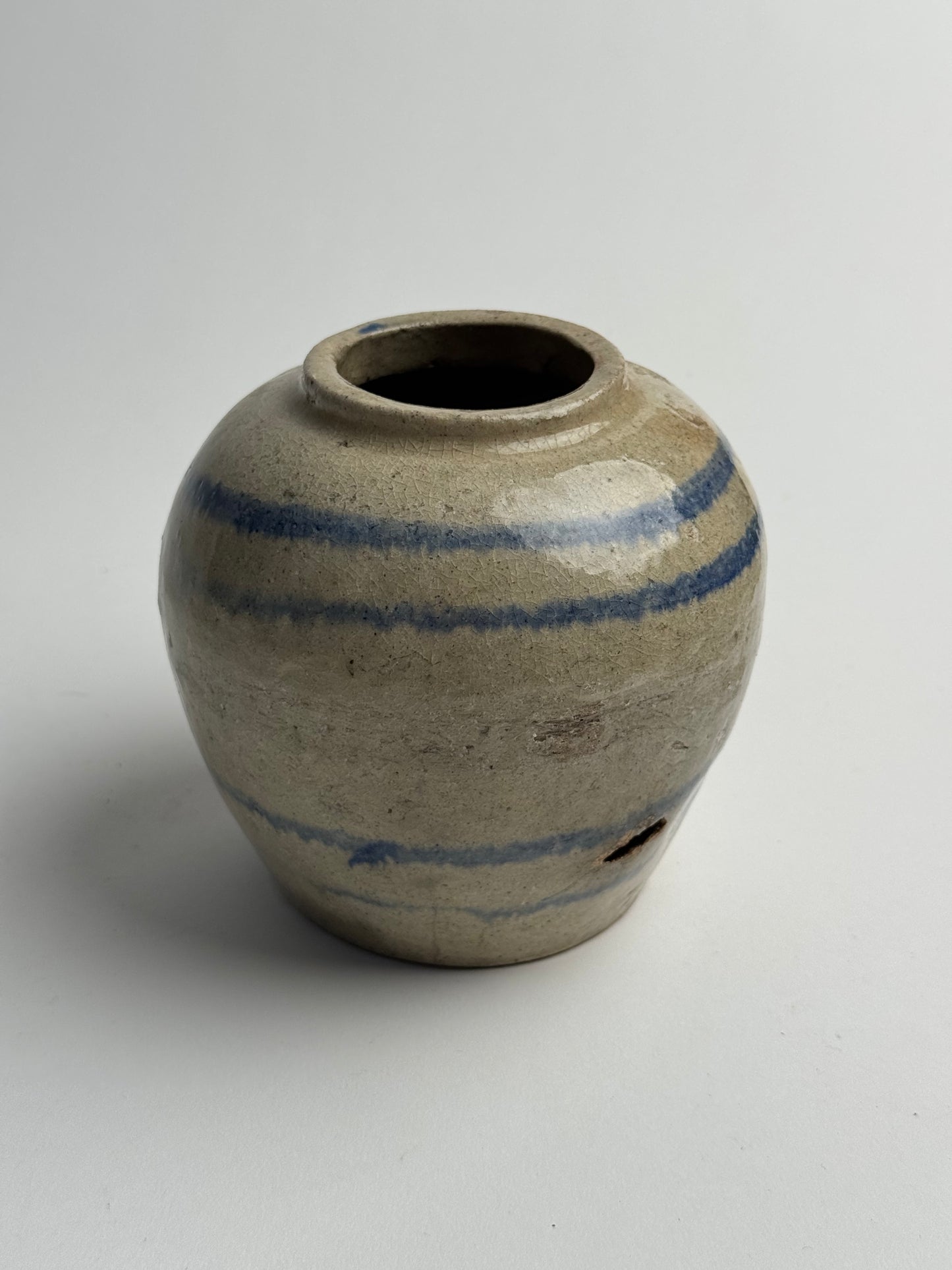 Line Detail Antique Ginger Jar