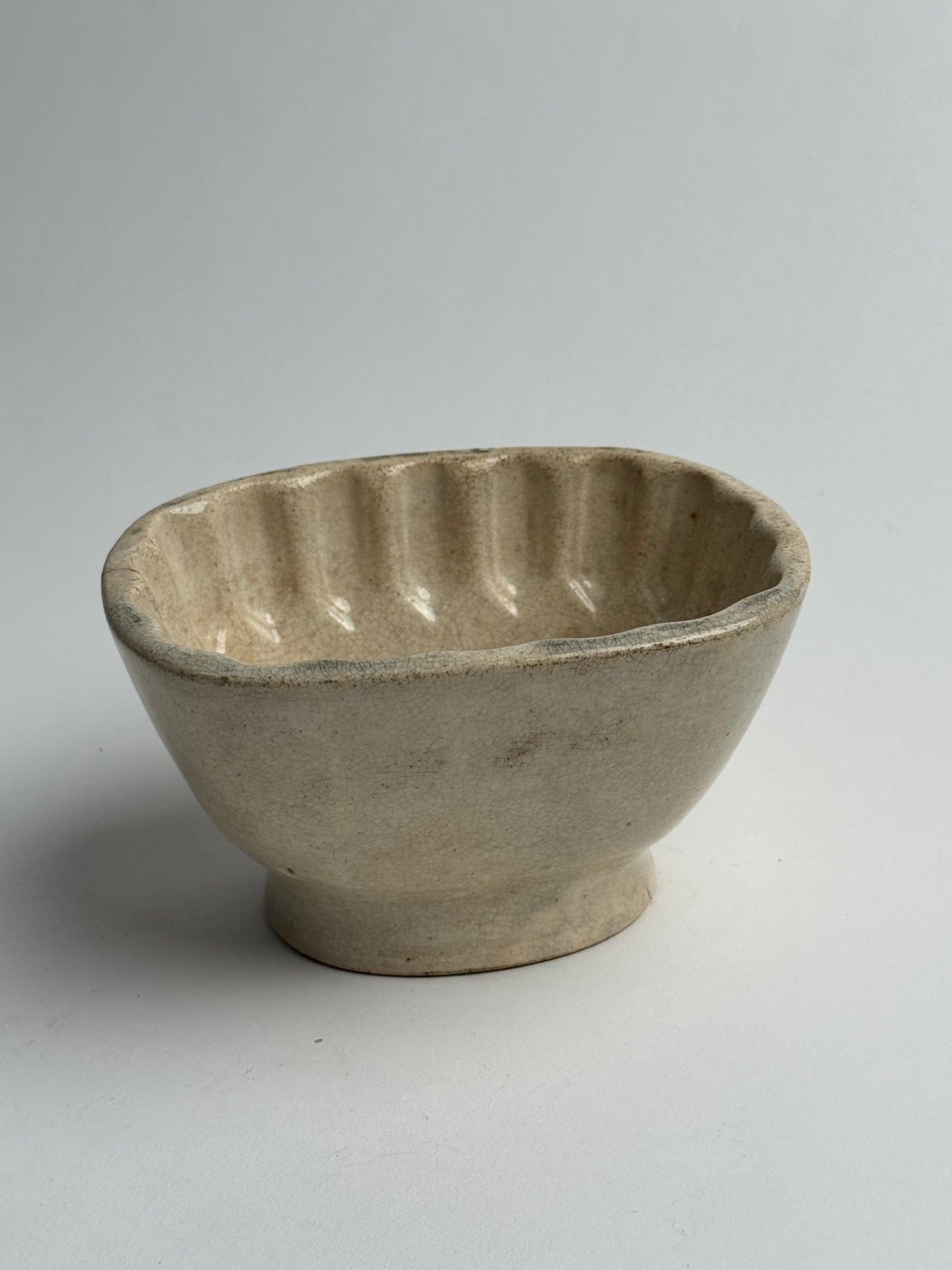 Vintage Cream Glazed Jelly Mould