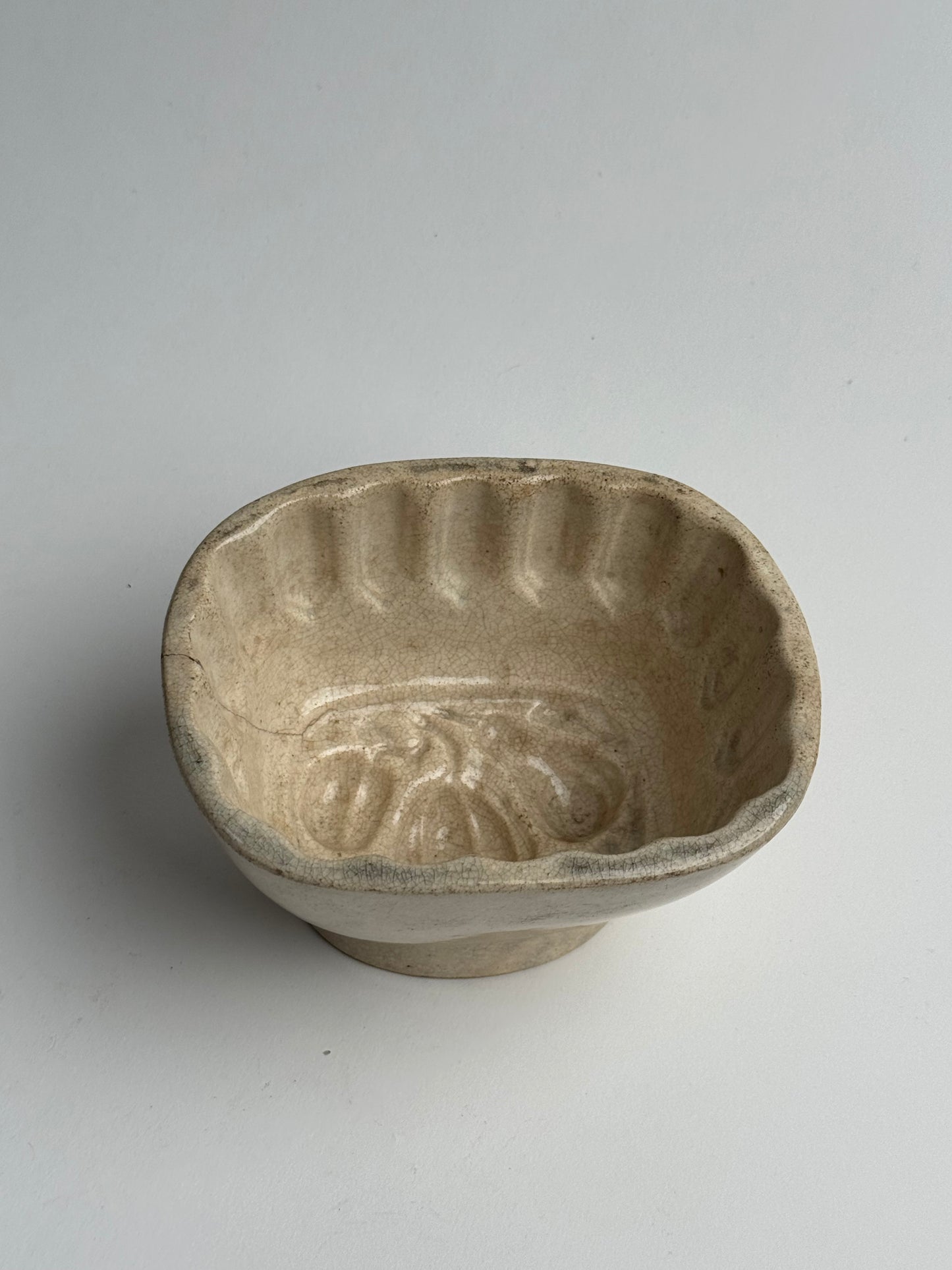 Vintage Cream Glazed Jelly Mould