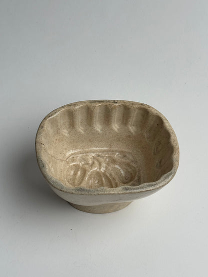 Vintage Cream Glazed Jelly Mould