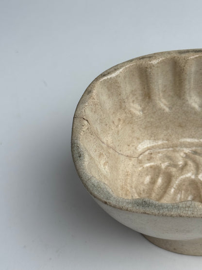 Vintage Cream Glazed Jelly Mould