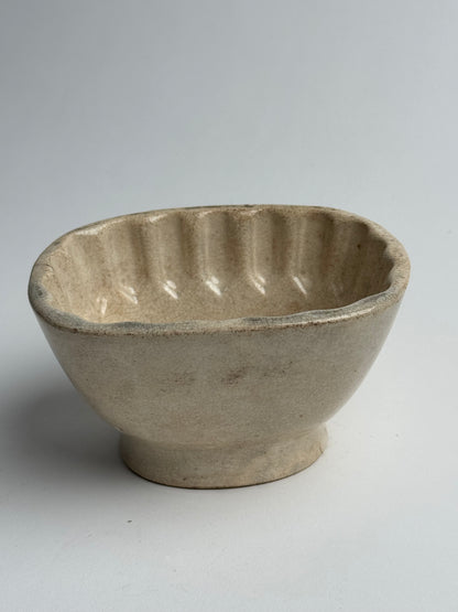 Vintage Cream Glazed Jelly Mould