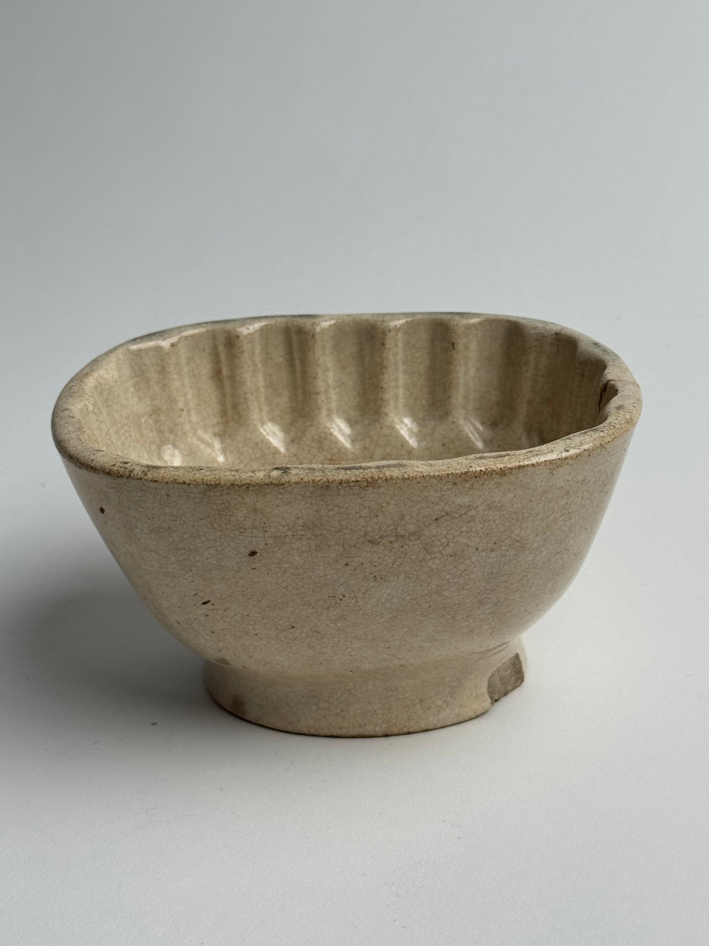 Vintage Cream Glazed Jelly Mould