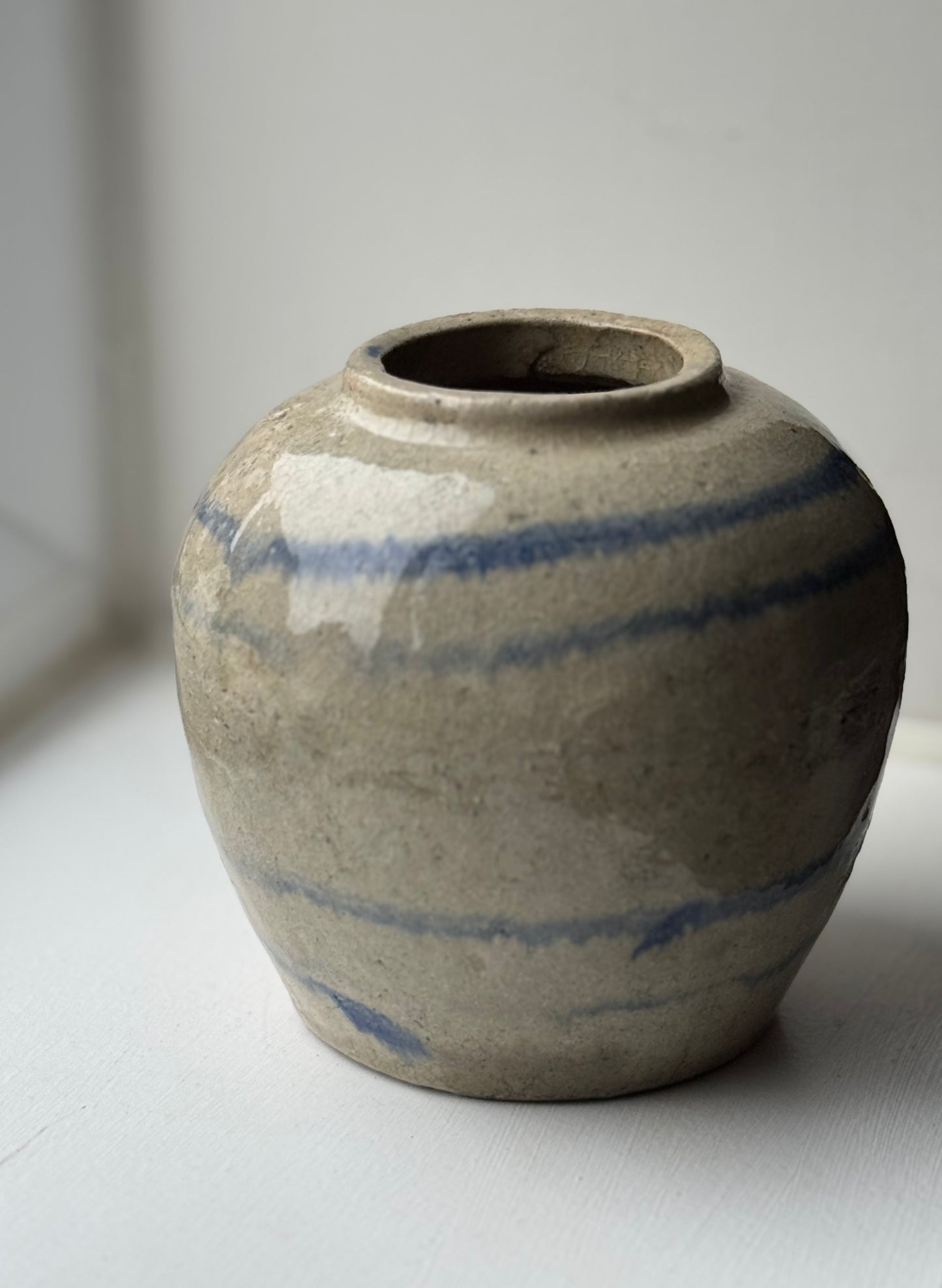 Line Detail Antique Ginger Jar