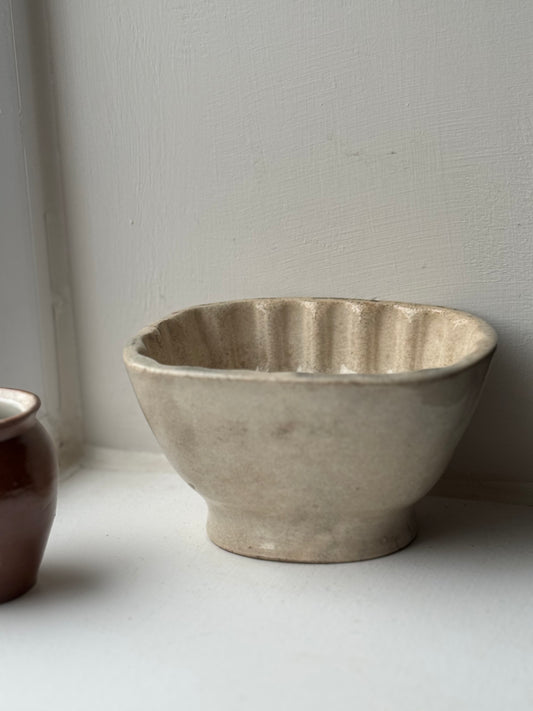 Vintage Cream Glazed Jelly Mould