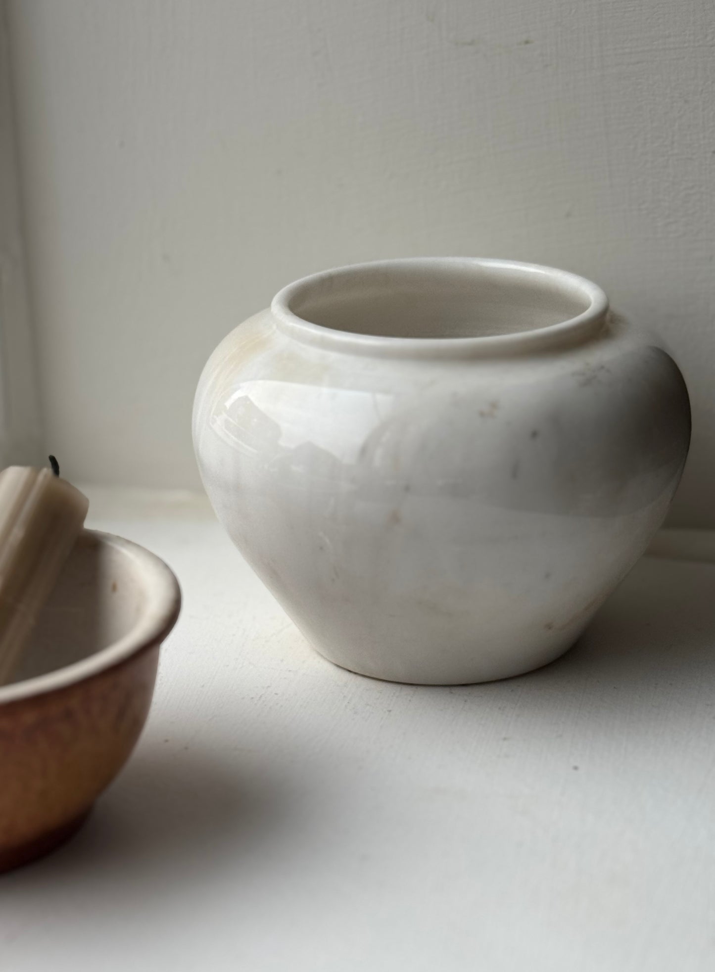 Small White Vintage Marble Pot