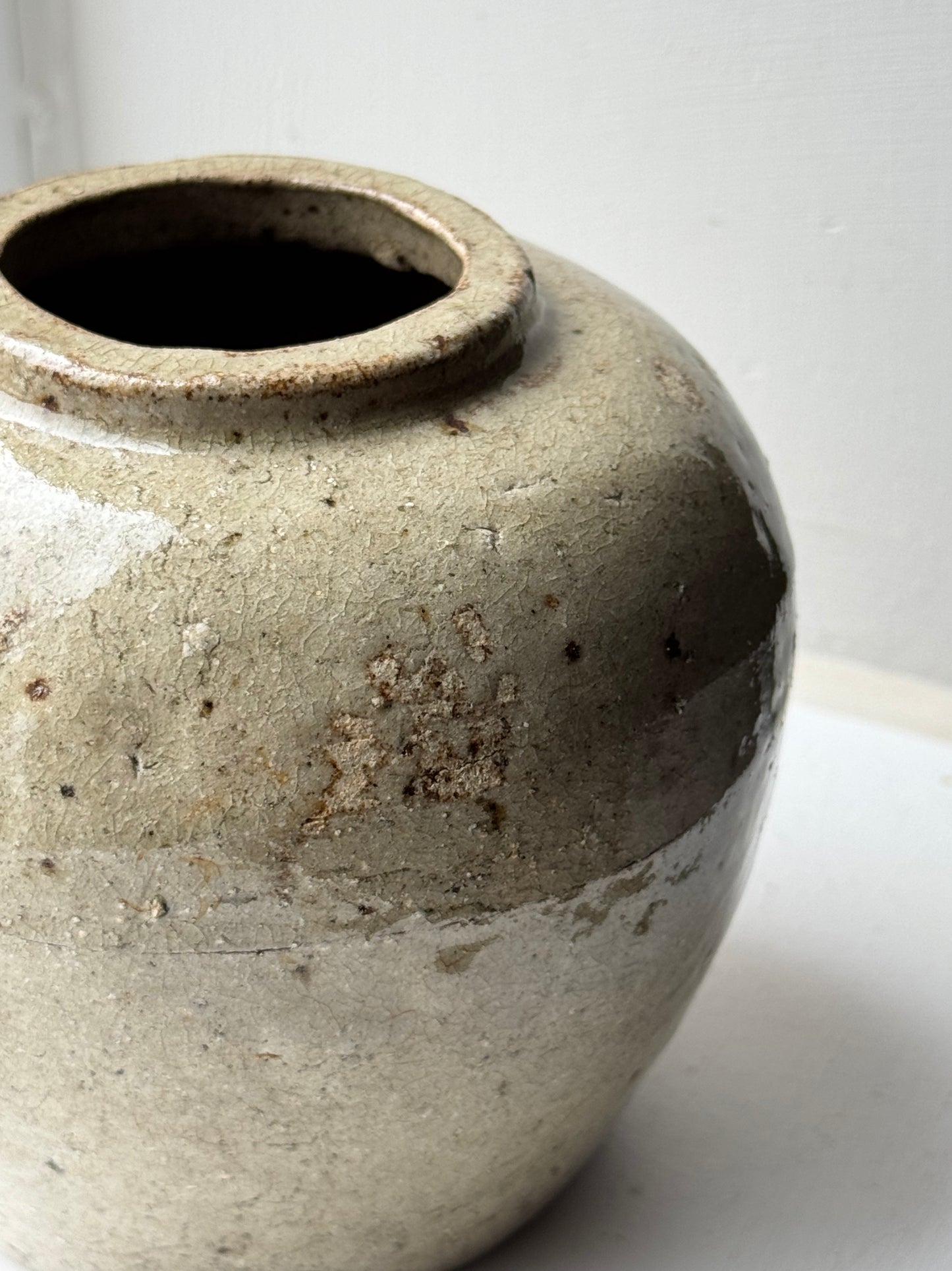 Warm Beige Antique Ginger Jar