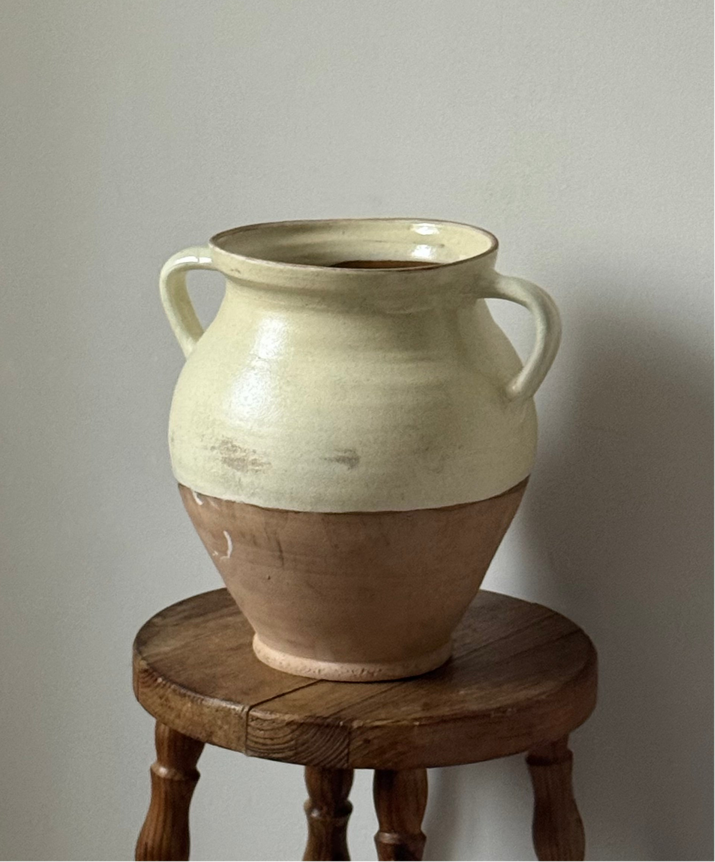 Half Glaze Butter Yellow Urn