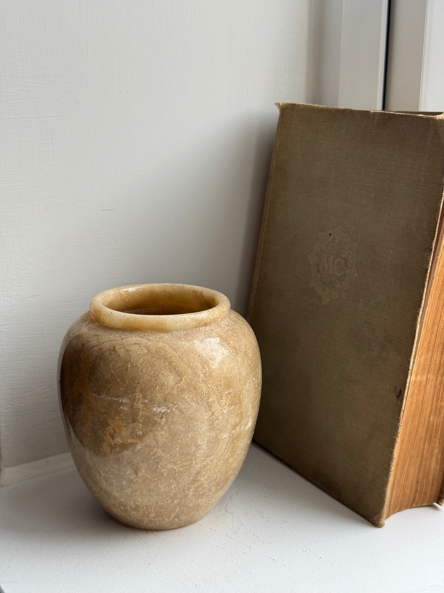 Small Beige Marble Pot