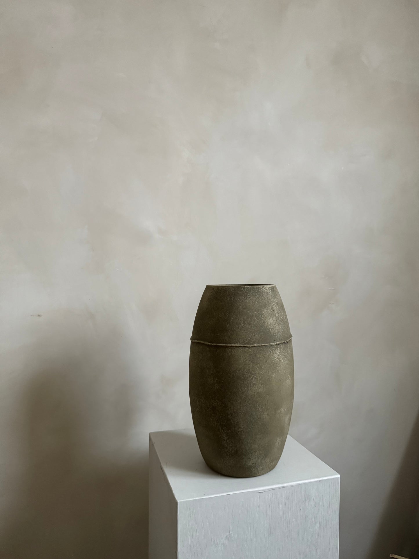 EARTH  |  Earthy brown line detail rustic vase