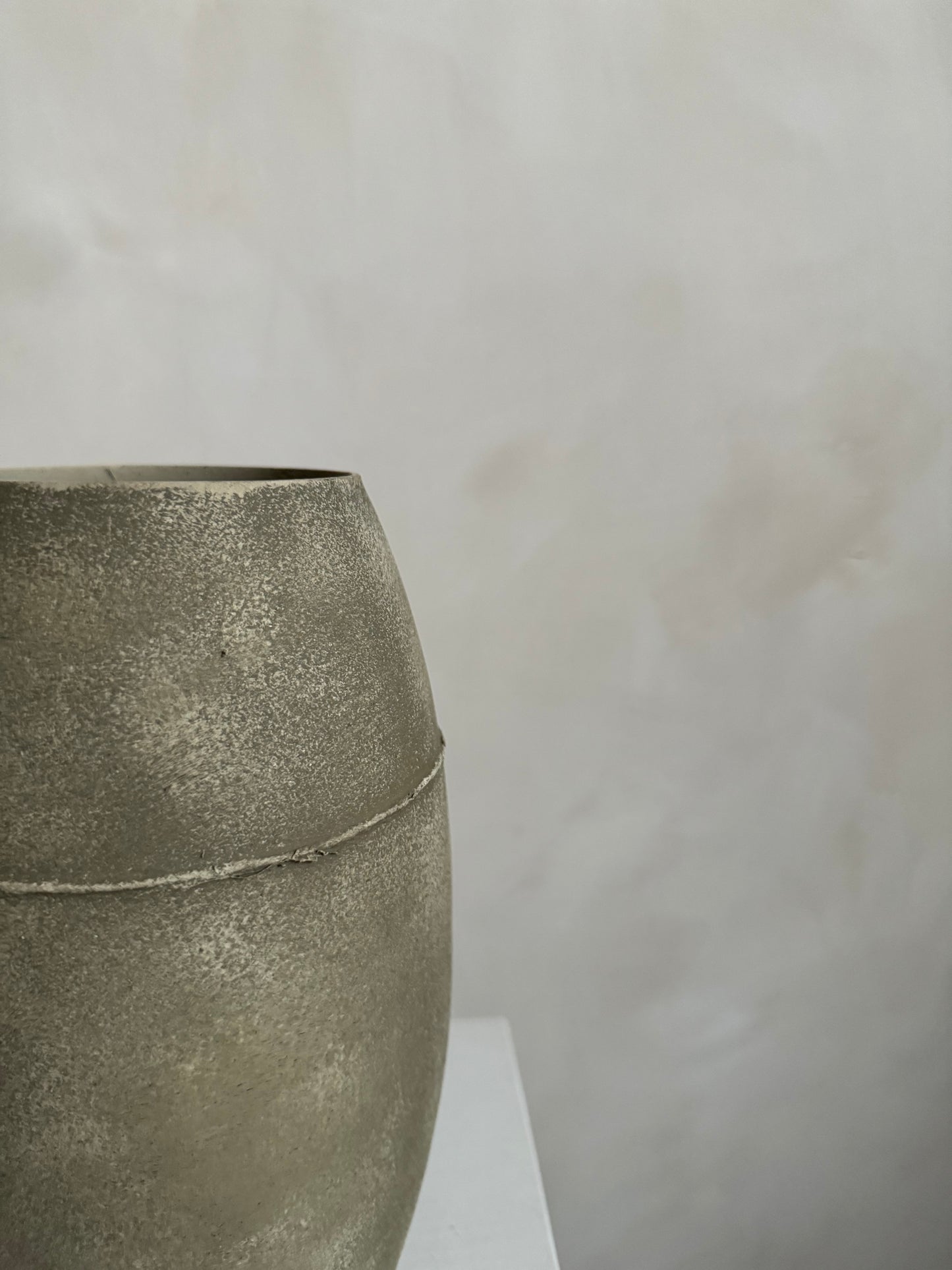 EARTH  |  Earthy brown line detail rustic vase