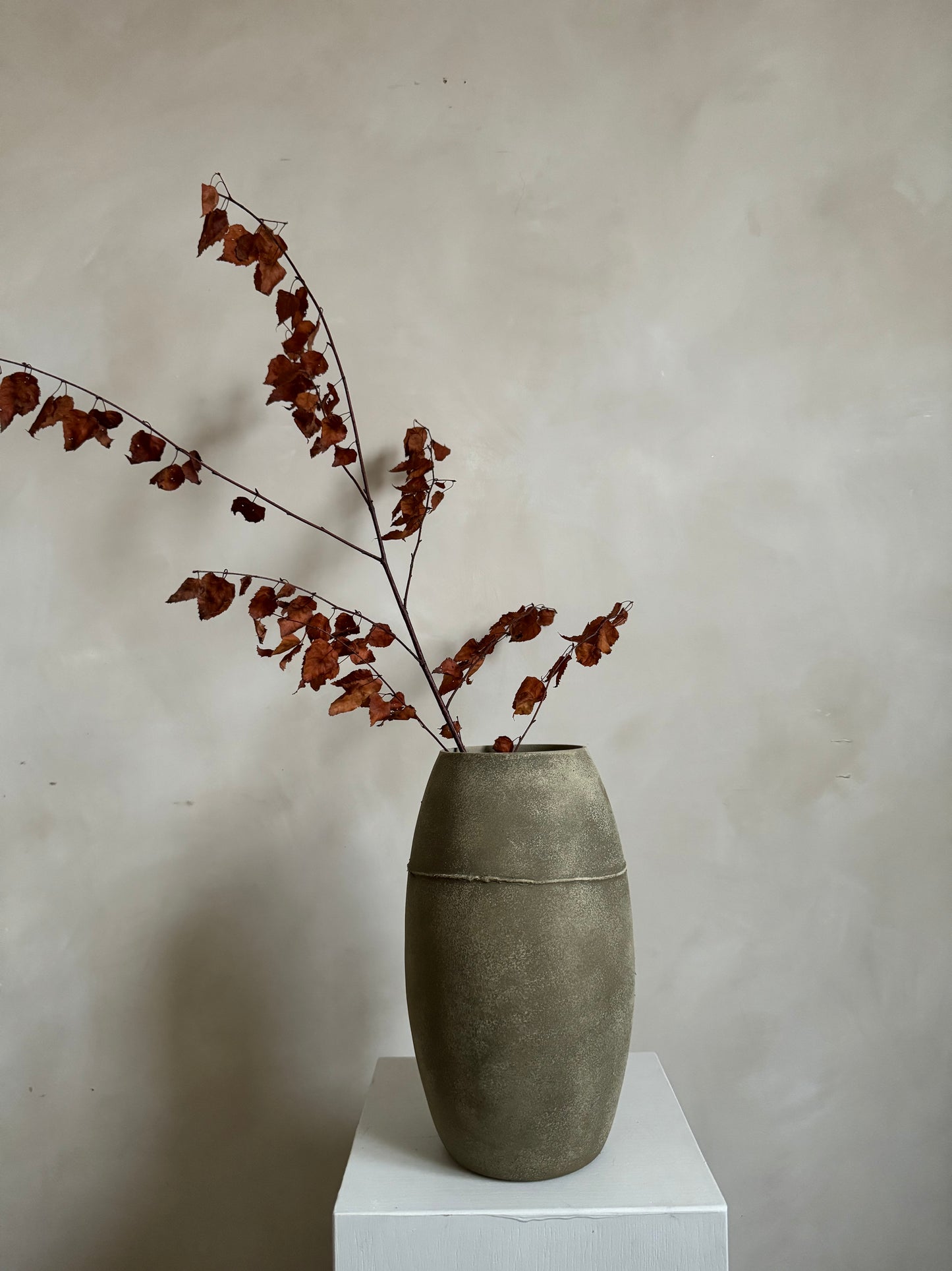 EARTH  |  Earthy brown line detail rustic vase