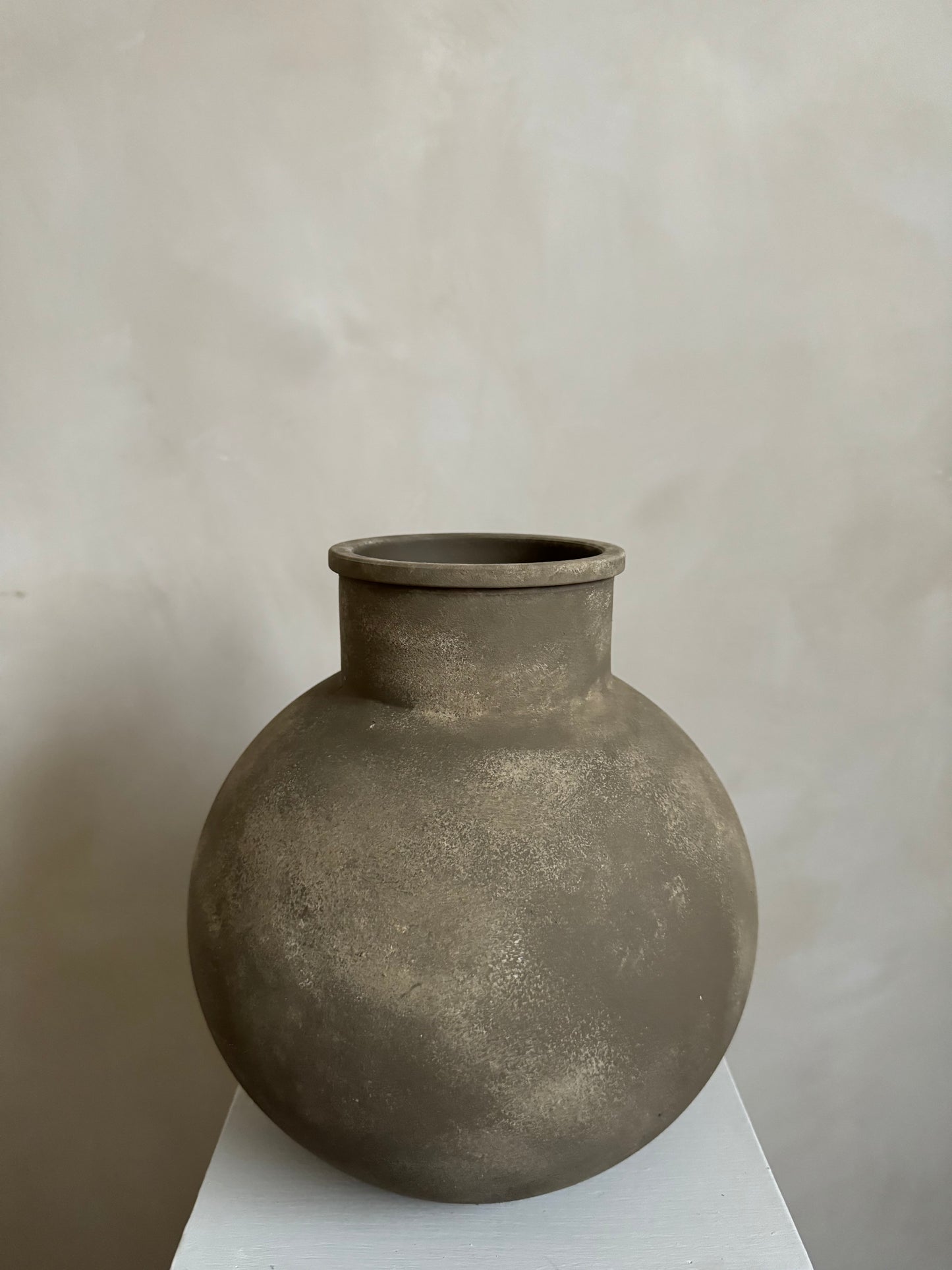 EARTH  |  Earthy brown large rounded rustic vase