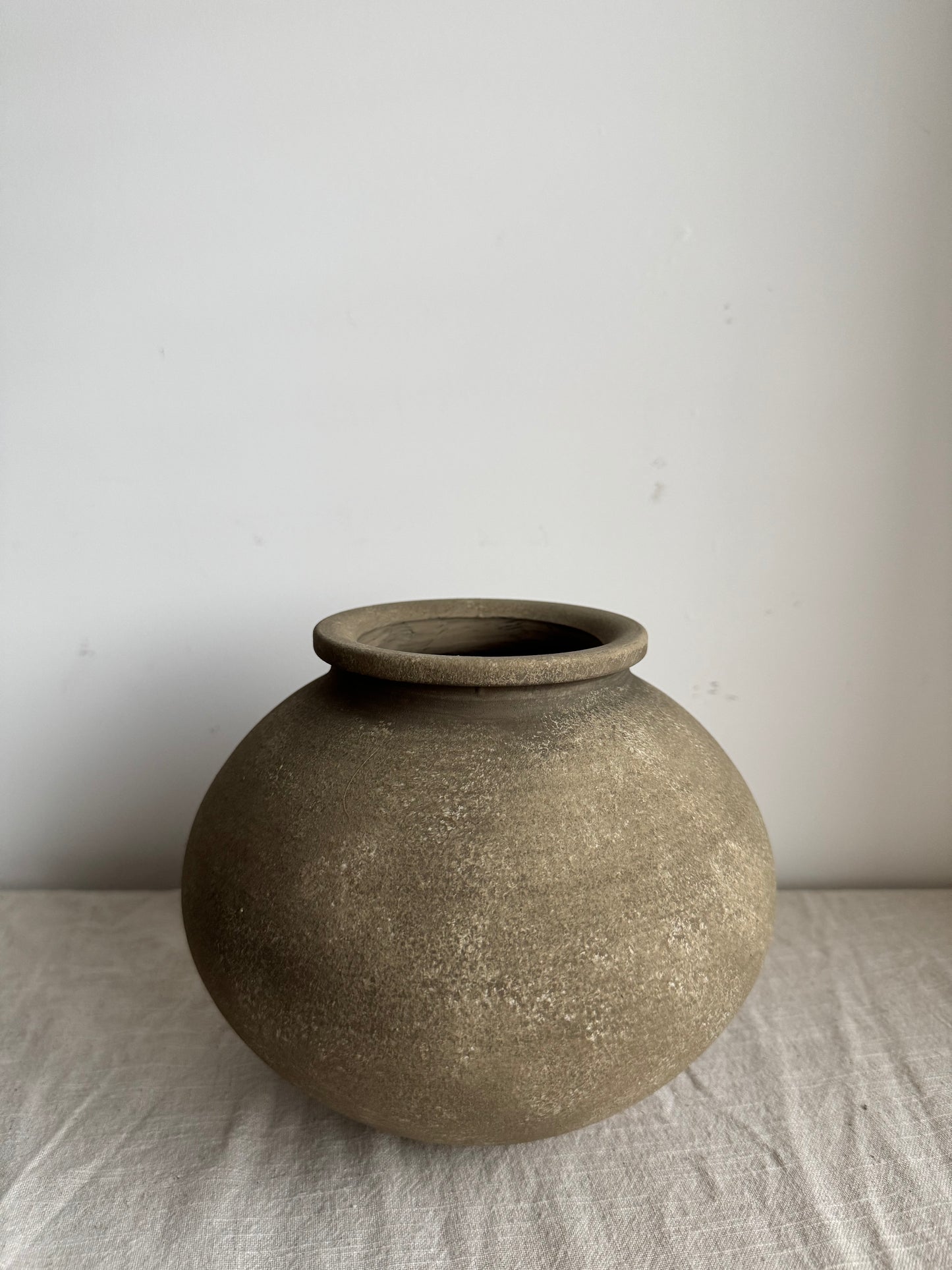 EARTH  | earthy brown rounded vase