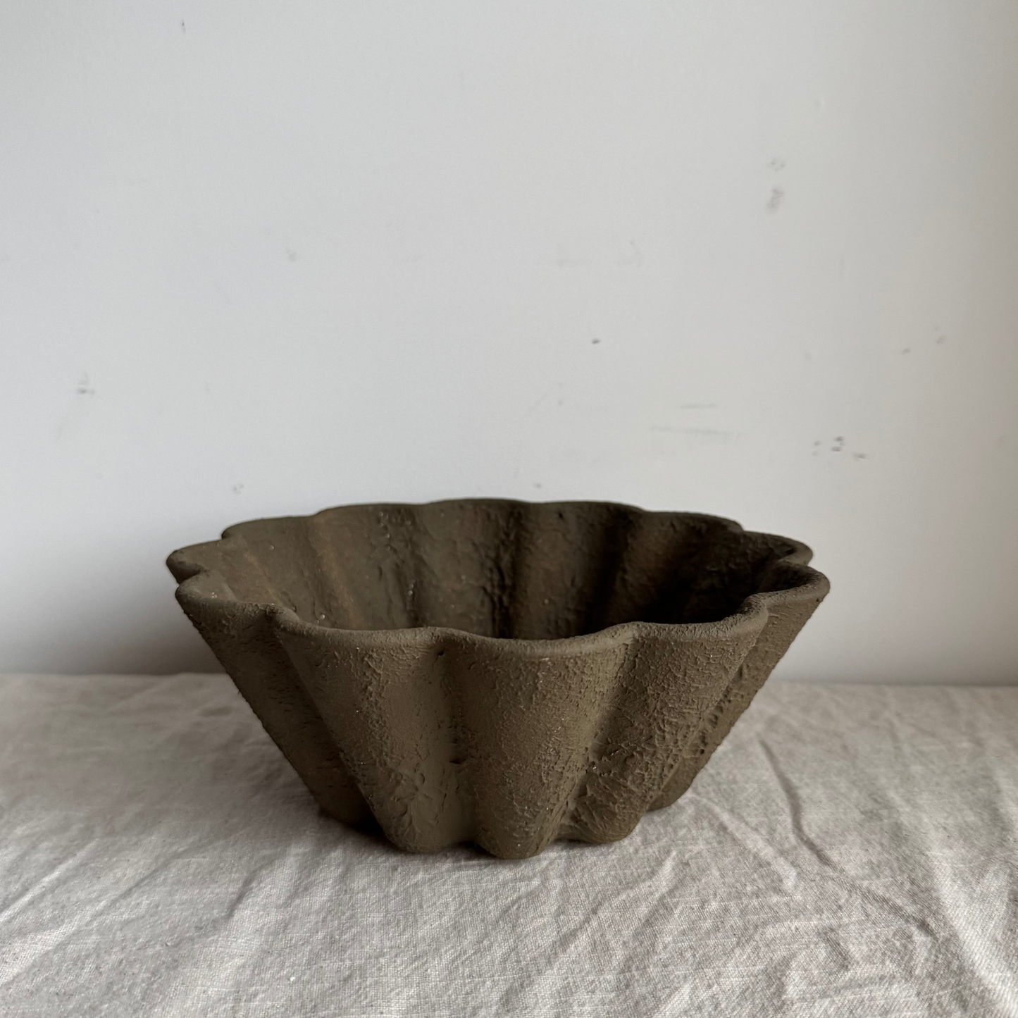 EARTH  | earthy brown textured wavy bowl