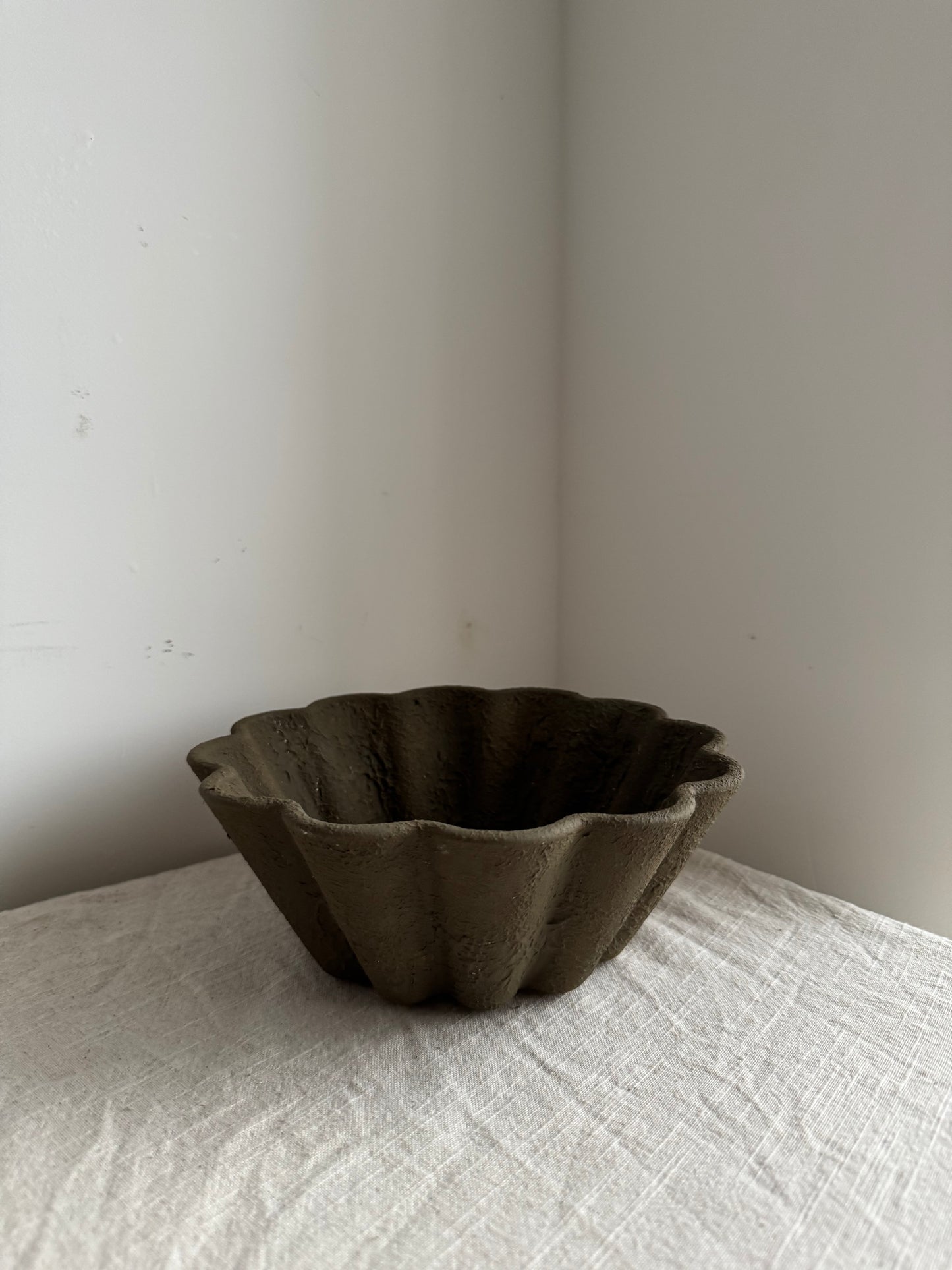 EARTH  | earthy brown textured wavy bowl