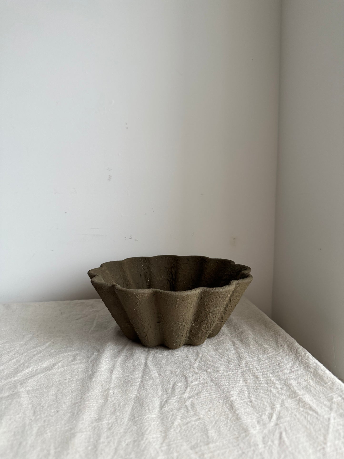 EARTH  | earthy brown textured wavy bowl