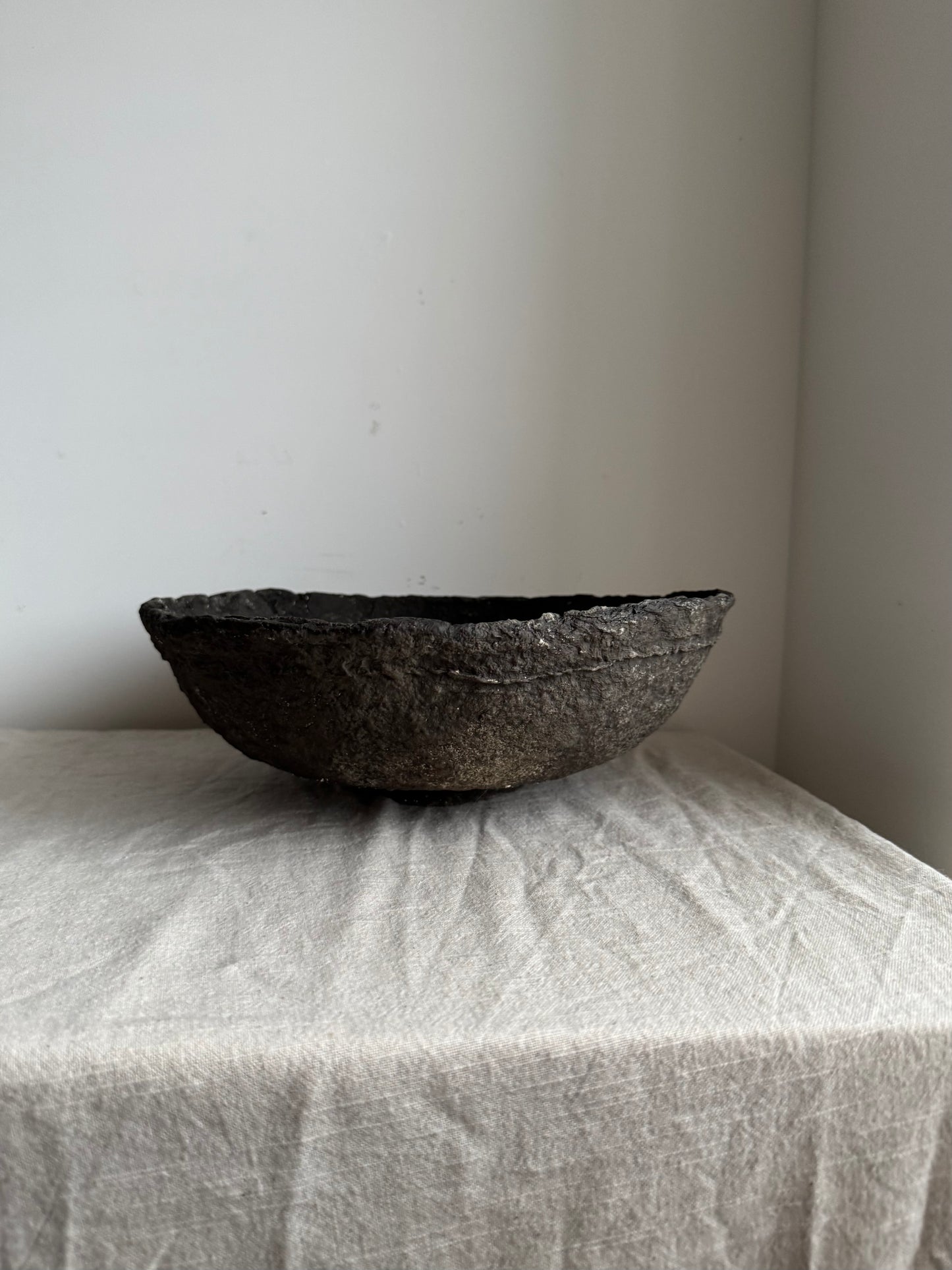 Handmade Papier-maché bowl  |  BROWN BLACK