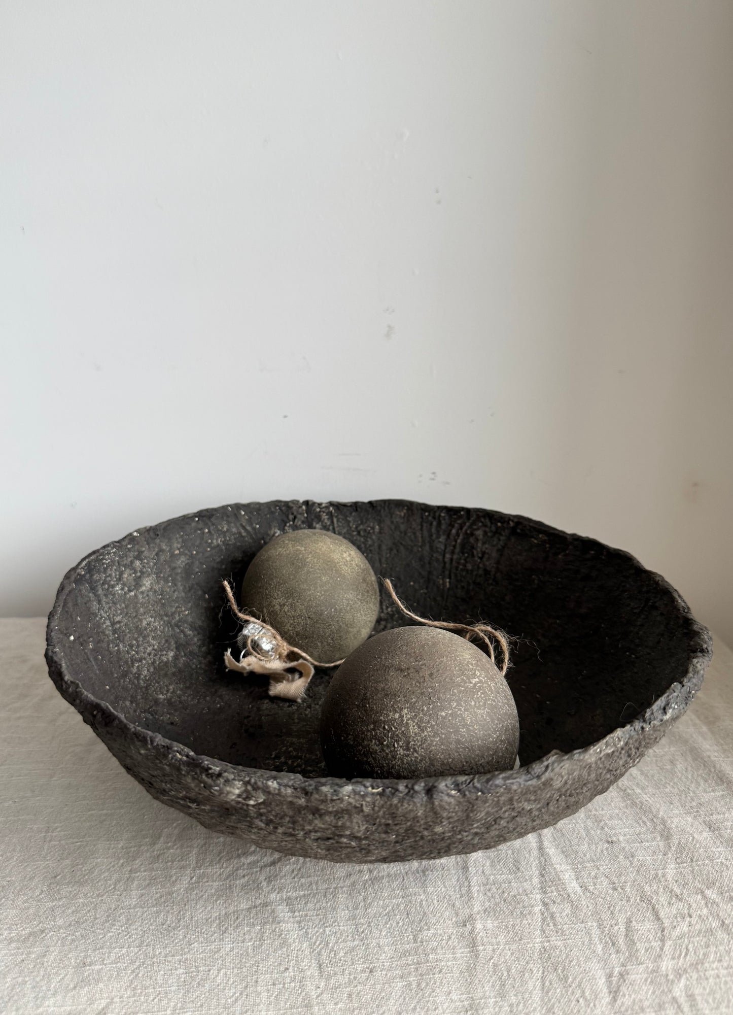 Handmade Papier-maché bowl  |  BROWN BLACK