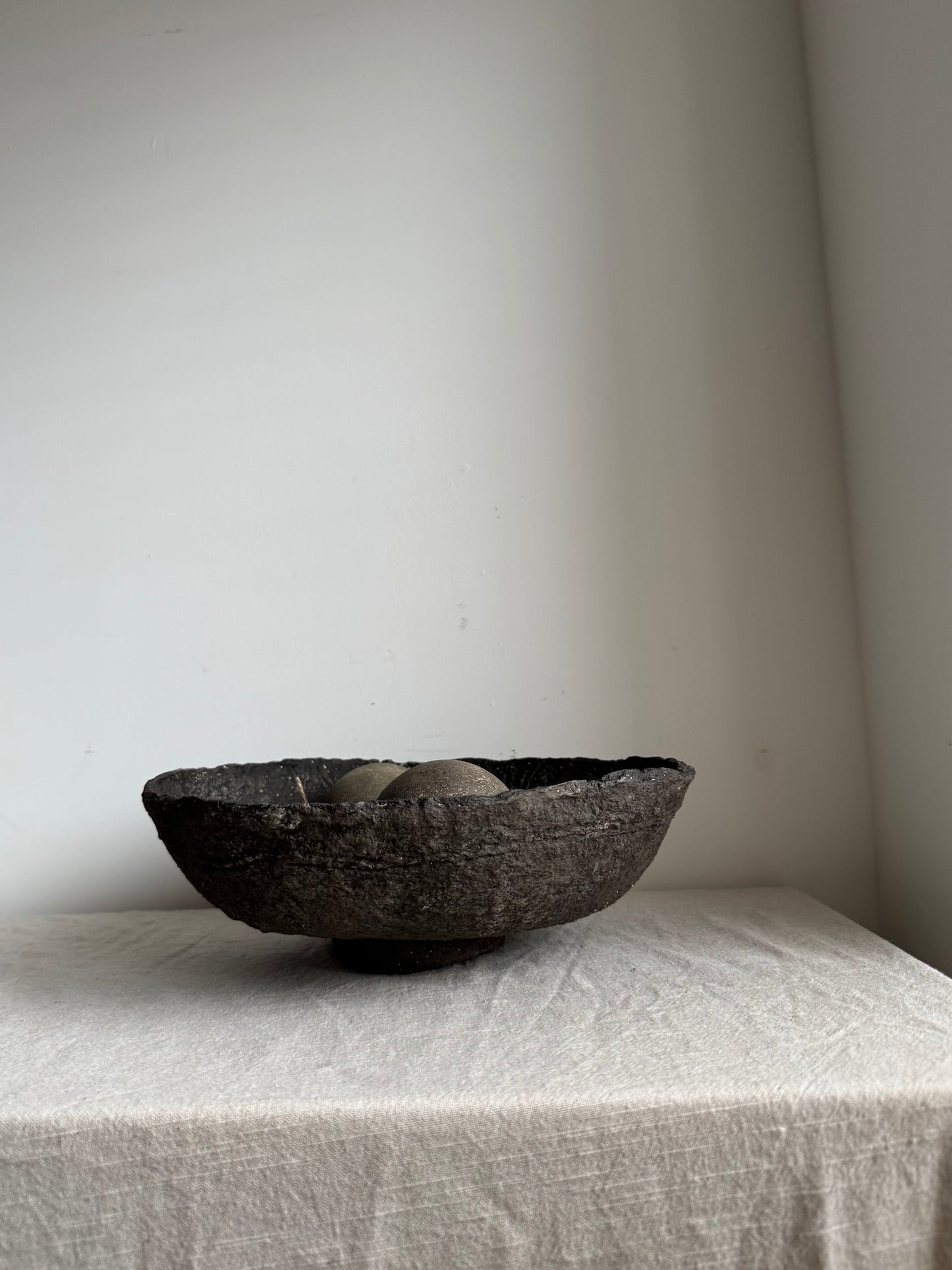 Handmade Papier-maché bowl  |  BROWN BLACK