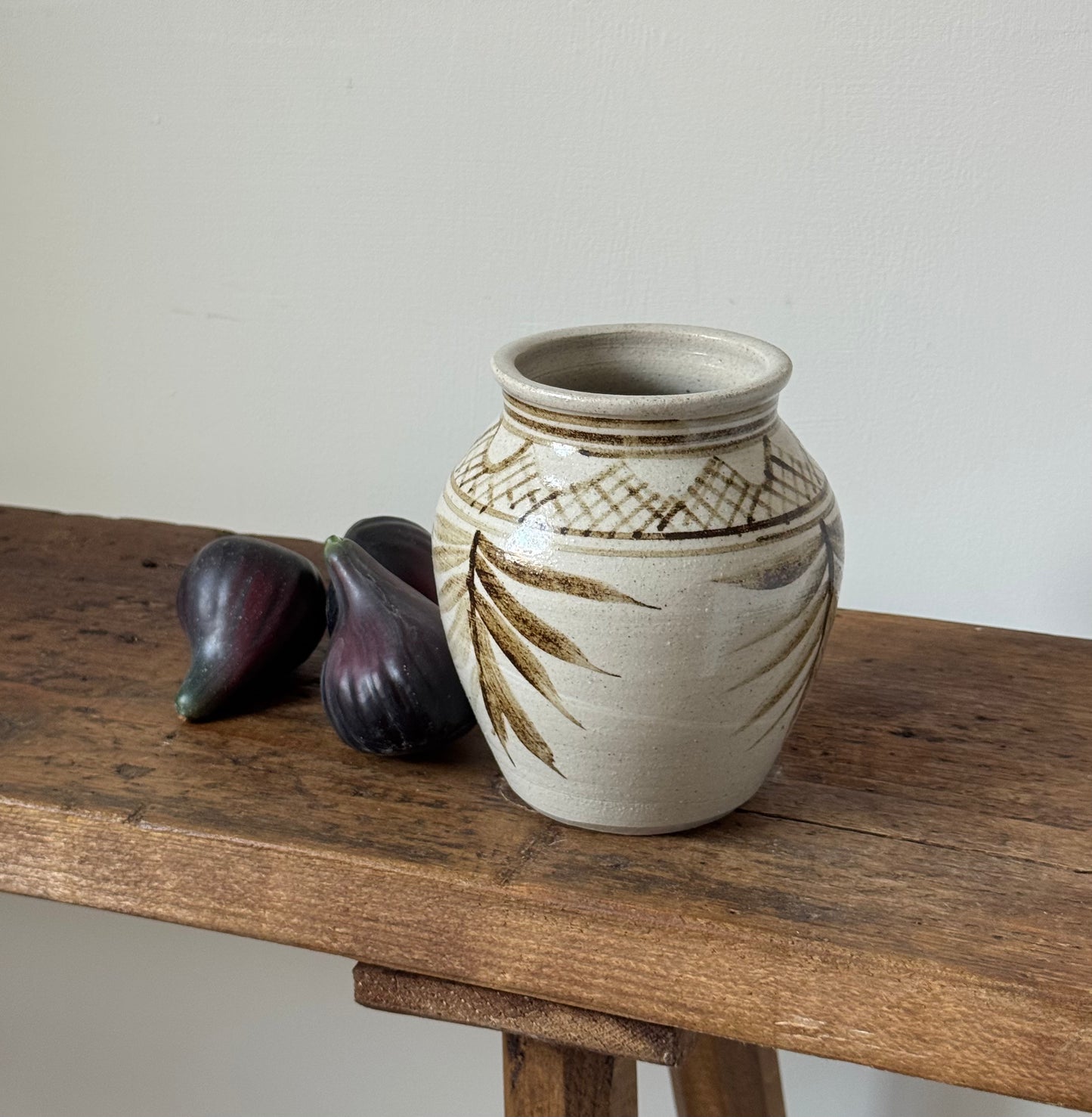 Vintage Neutral Patterned Pot