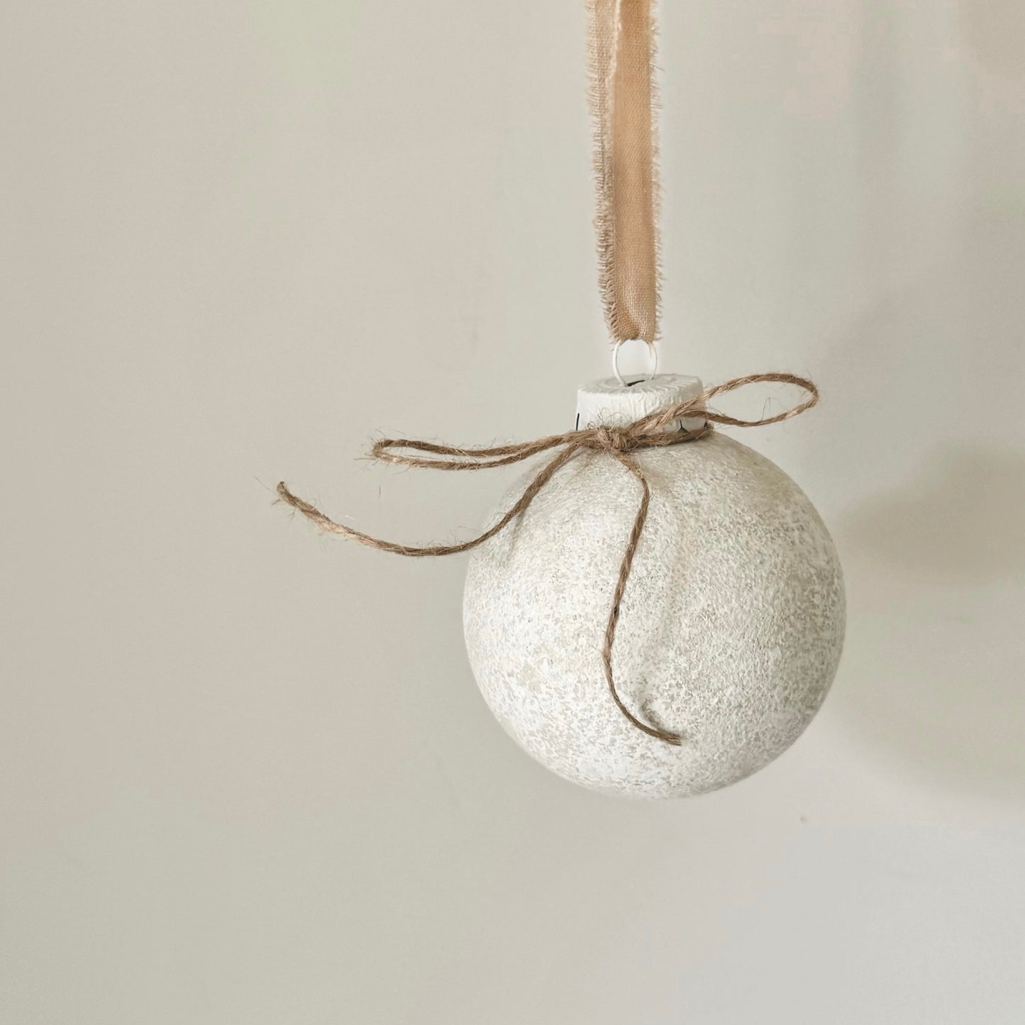 Rustic up-cycled bauble OFF - WHITE