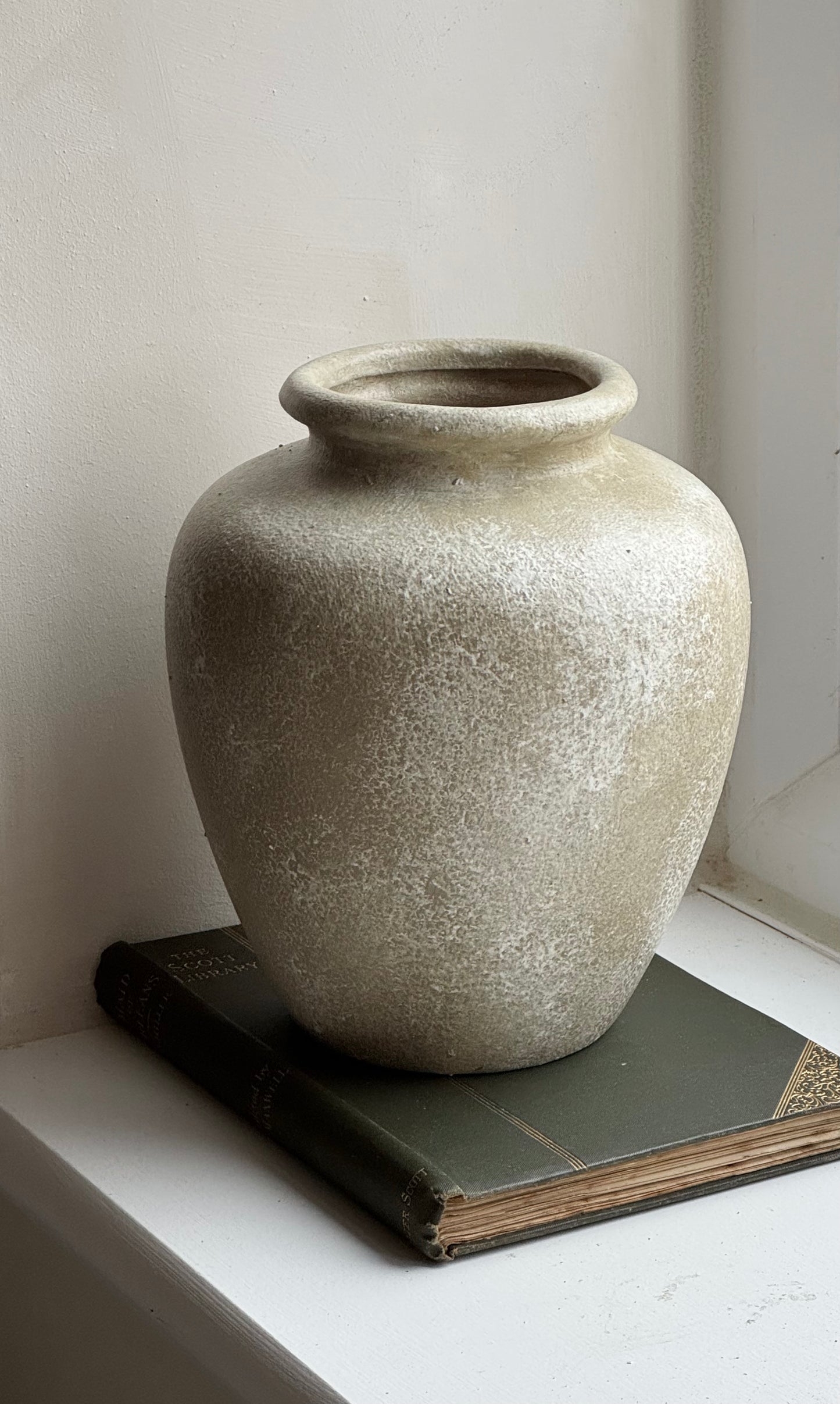Up-Cycled | Stone-Effect Medium Rounded Urn