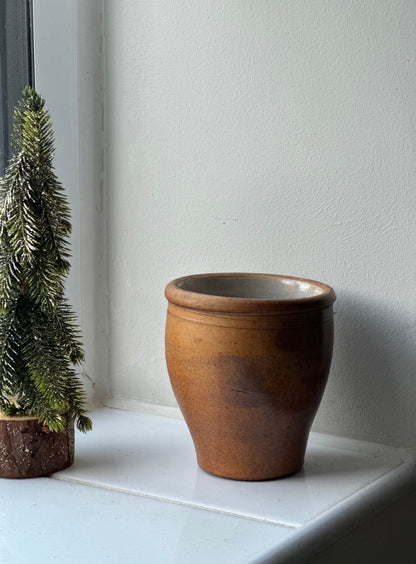 Small Vintage Tapered Pot